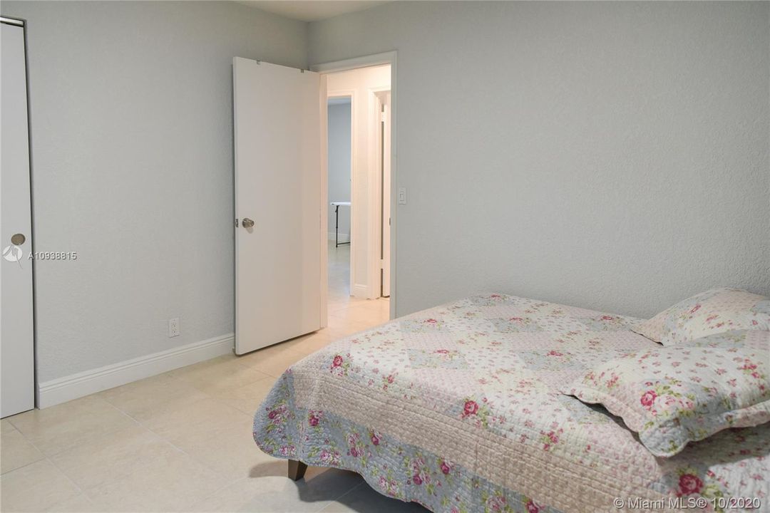 Vendido Recientemente: $340,000 (4 camas, 2 baños, 0 Pies cuadrados)