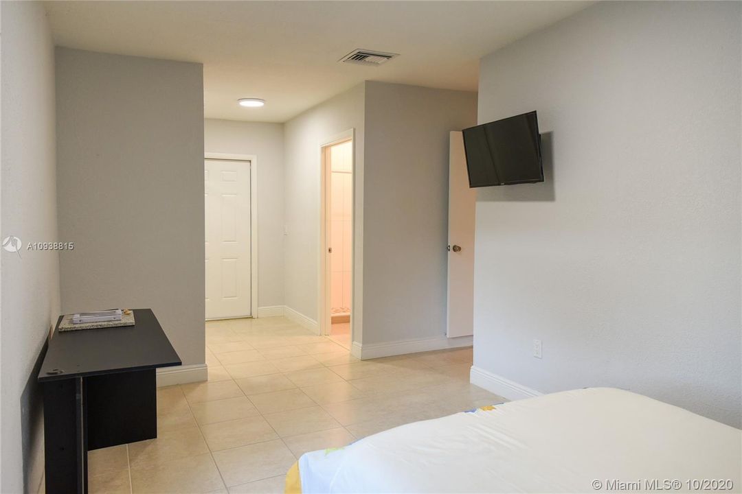 Vendido Recientemente: $340,000 (4 camas, 2 baños, 0 Pies cuadrados)