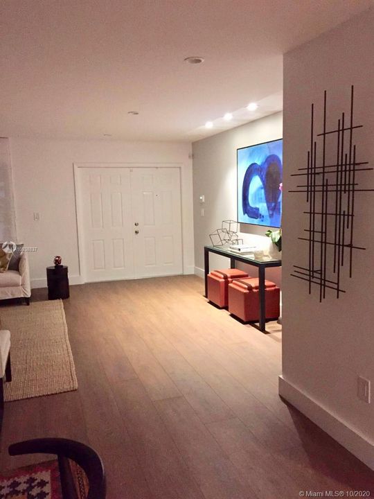 Recently Rented: $3,950 (4 beds, 2 baths, 2820 Square Feet)