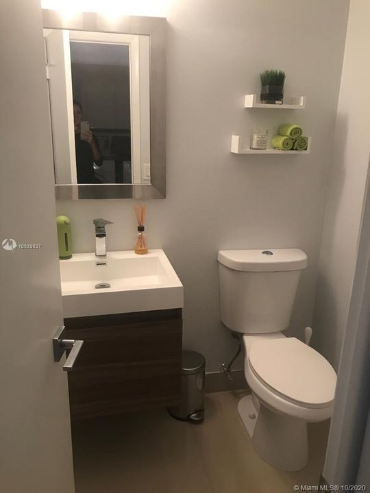 Recently Rented: $3,950 (4 beds, 2 baths, 2820 Square Feet)