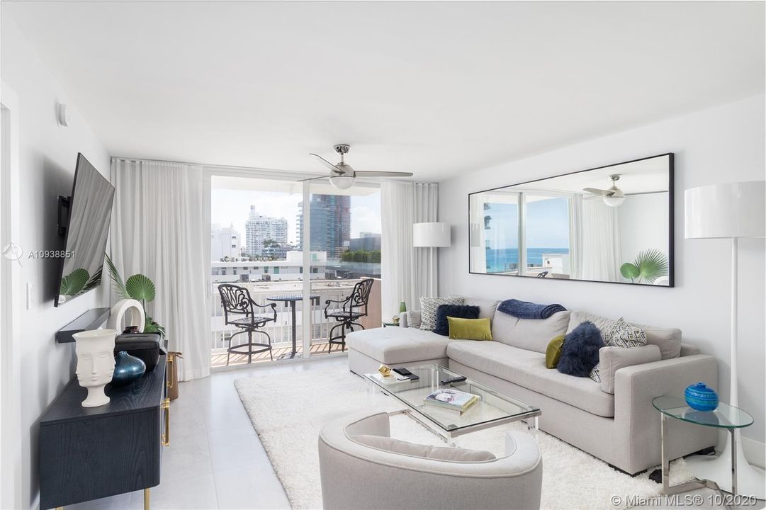 Recently Sold: $625,000 (1 beds, 1 baths, 656 Square Feet)