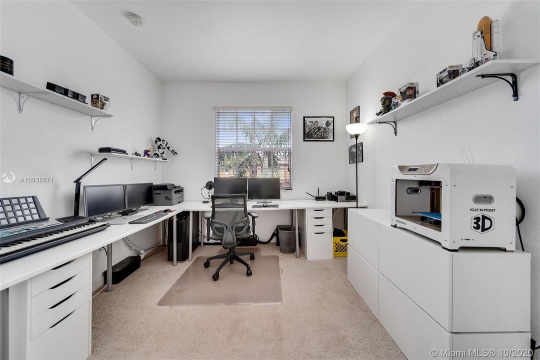 Vendido Recientemente: $215,000 (3 camas, 2 baños, 1325 Pies cuadrados)