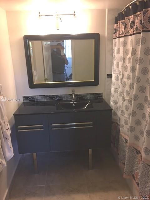 Recently Sold: $79,900 (2 beds, 1 baths, 1100 Square Feet)
