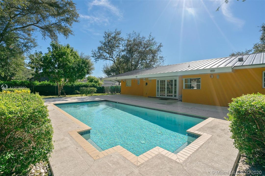 Recently Rented: $3,750 (3 beds, 3 baths, 2221 Square Feet)