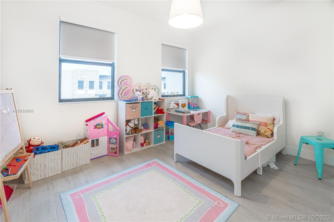 Недавно продано: $445,000 (3 спален, 2 ванн, 1672 Квадратных фут)
