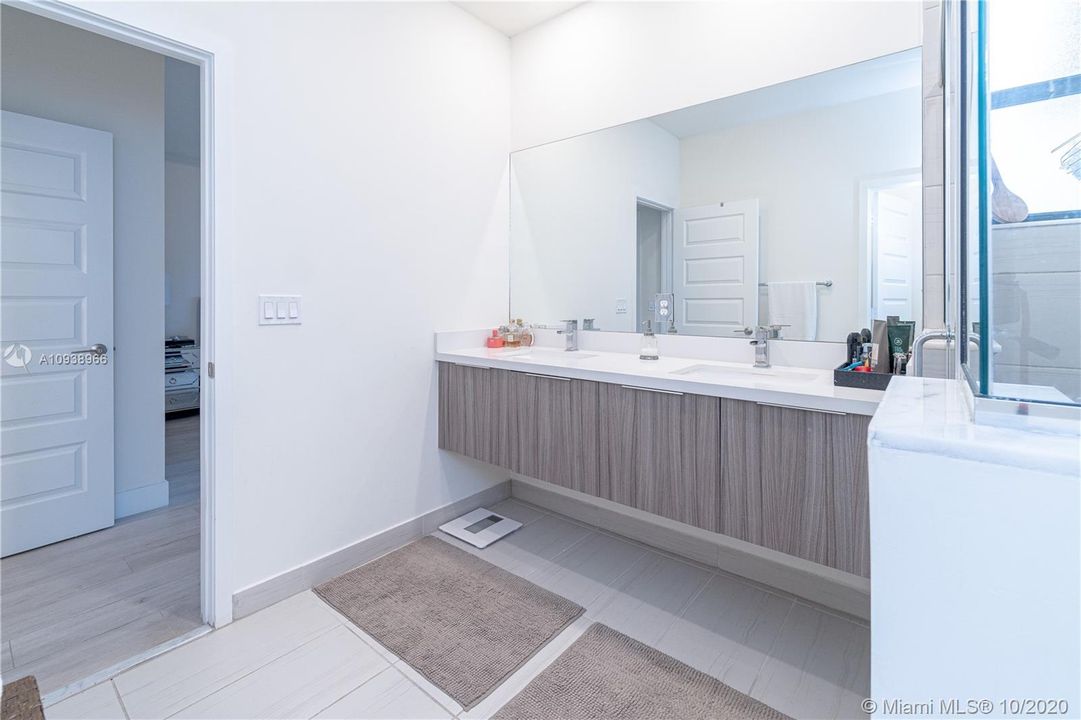 Недавно продано: $445,000 (3 спален, 2 ванн, 1672 Квадратных фут)