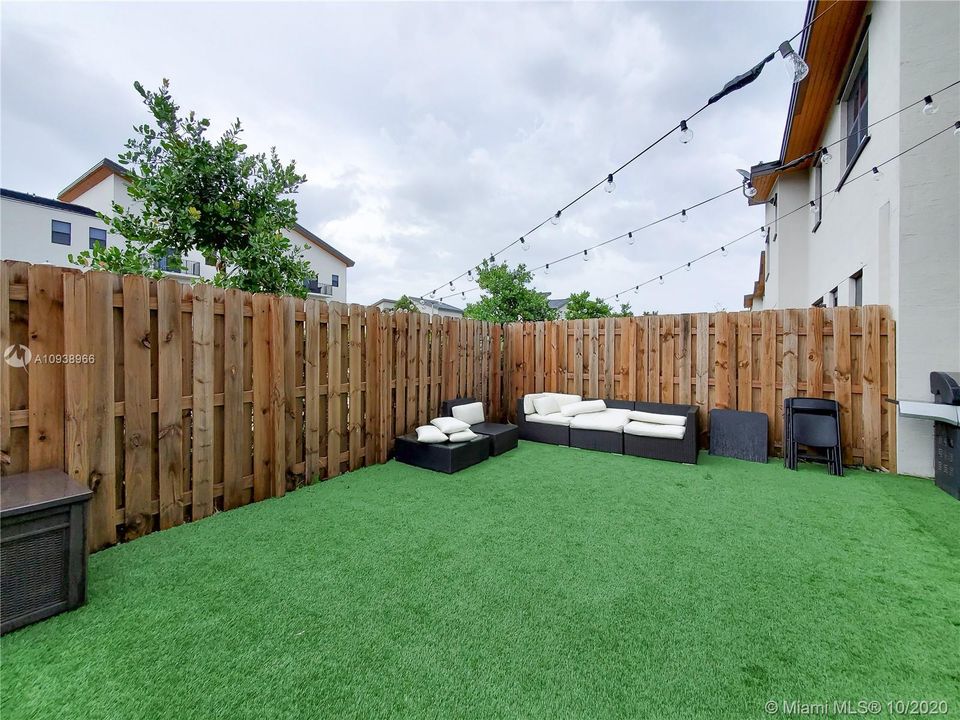 Недавно продано: $445,000 (3 спален, 2 ванн, 1672 Квадратных фут)