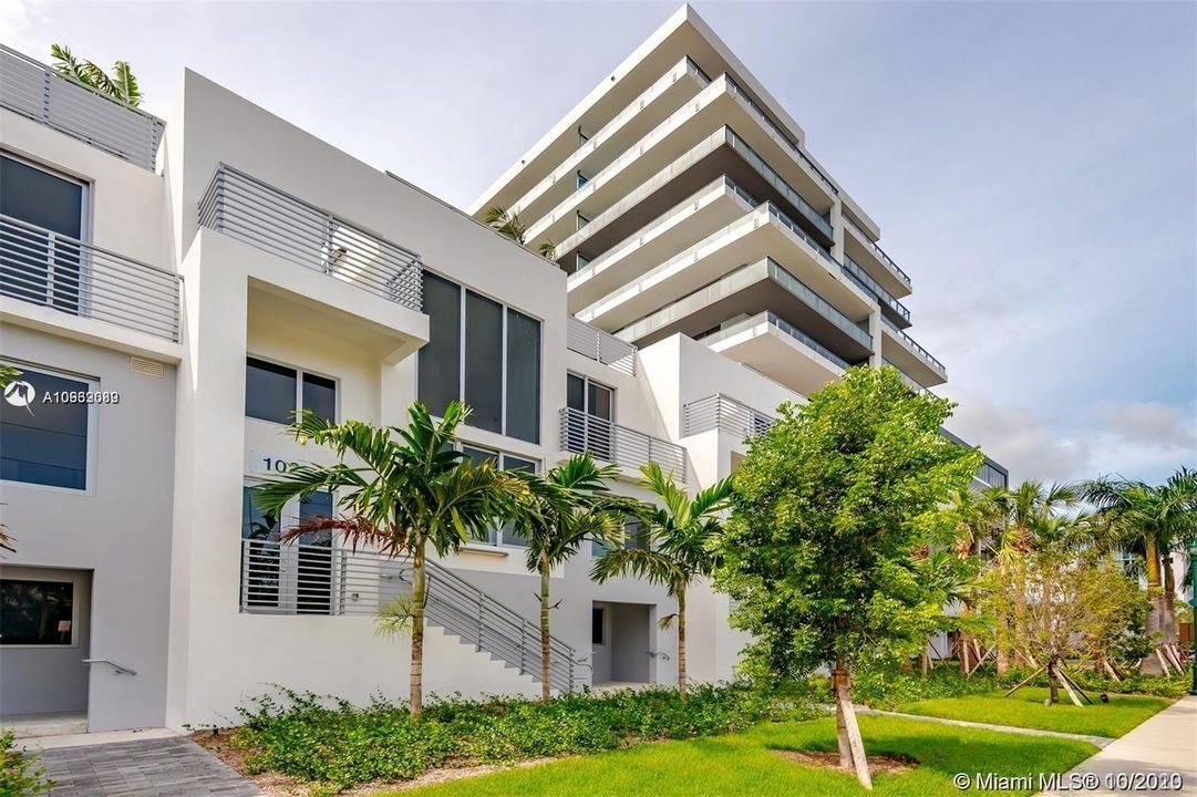 Recently Rented: $3,800 (2 beds, 3 baths, 1683 Square Feet)