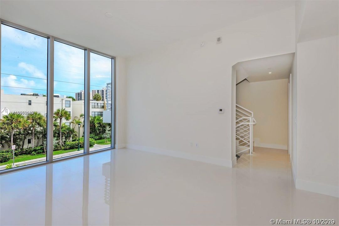 Recently Rented: $3,800 (2 beds, 3 baths, 1683 Square Feet)