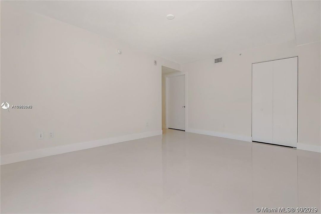Recently Rented: $3,800 (2 beds, 3 baths, 1683 Square Feet)
