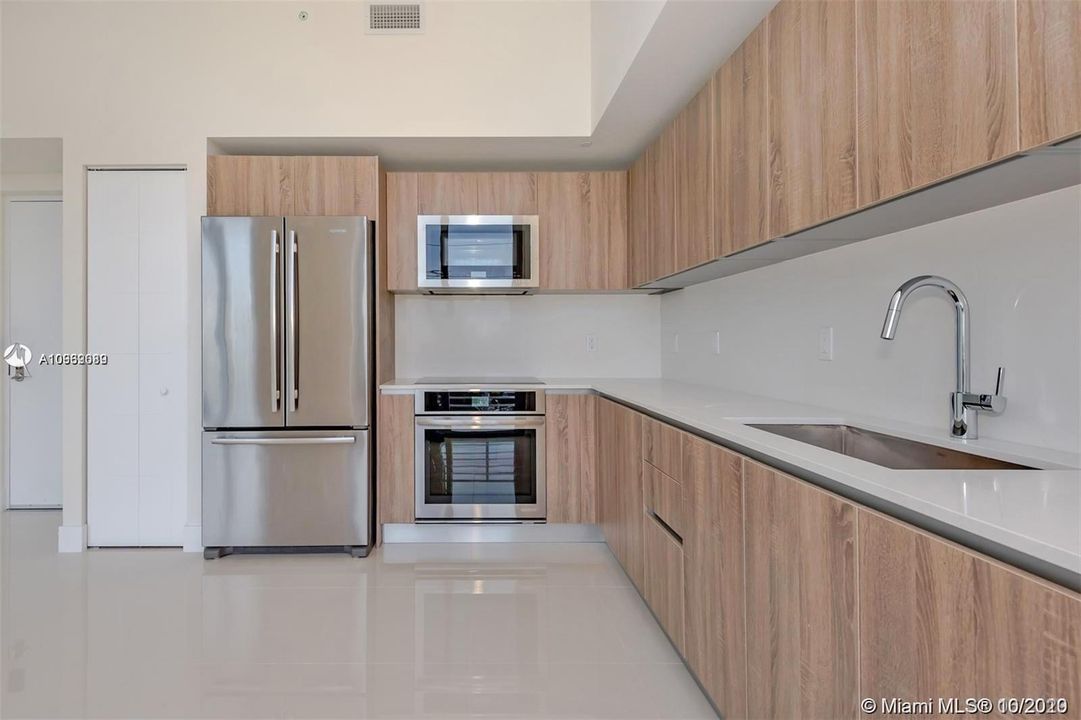 Recently Rented: $3,800 (2 beds, 3 baths, 1683 Square Feet)