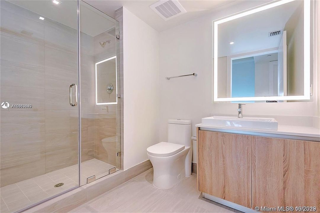 Recently Rented: $3,800 (2 beds, 3 baths, 1683 Square Feet)