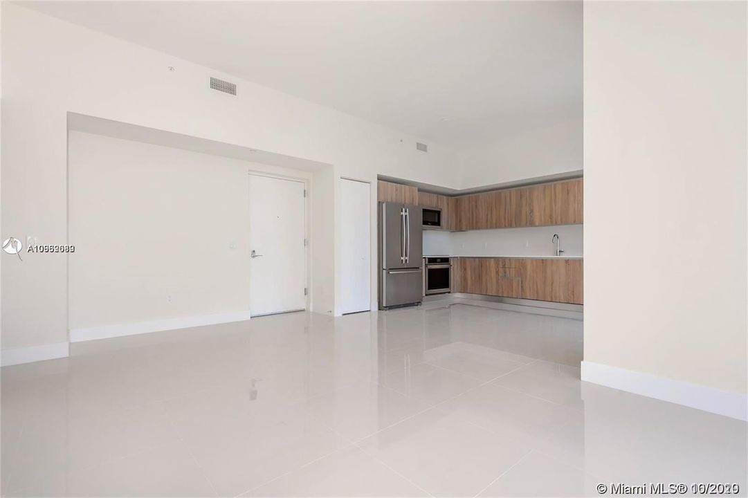 Recently Rented: $3,800 (2 beds, 3 baths, 1683 Square Feet)