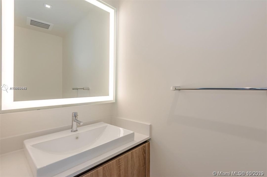 Recently Rented: $3,800 (2 beds, 3 baths, 1683 Square Feet)