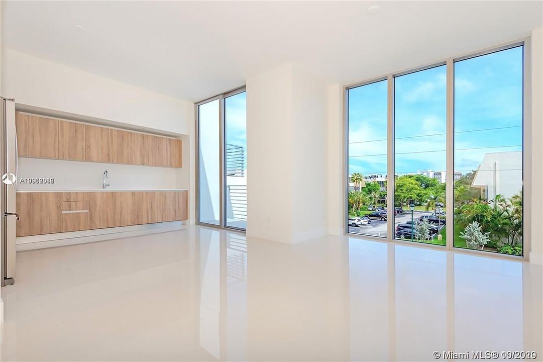 Recently Rented: $3,800 (2 beds, 3 baths, 1683 Square Feet)