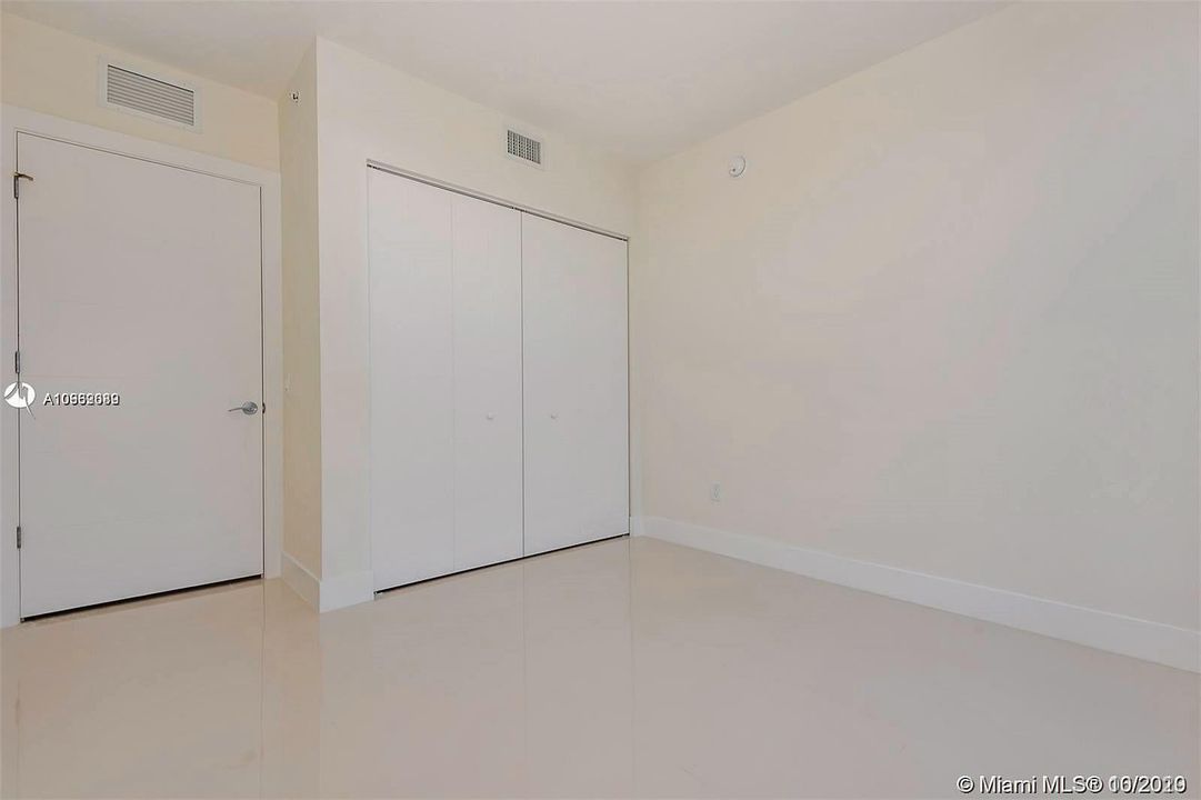 Recently Rented: $3,800 (2 beds, 3 baths, 1683 Square Feet)