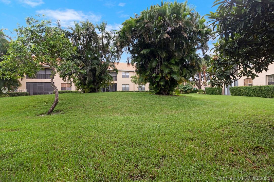 Recently Sold: $350,000 (3 beds, 2 baths, 1841 Square Feet)