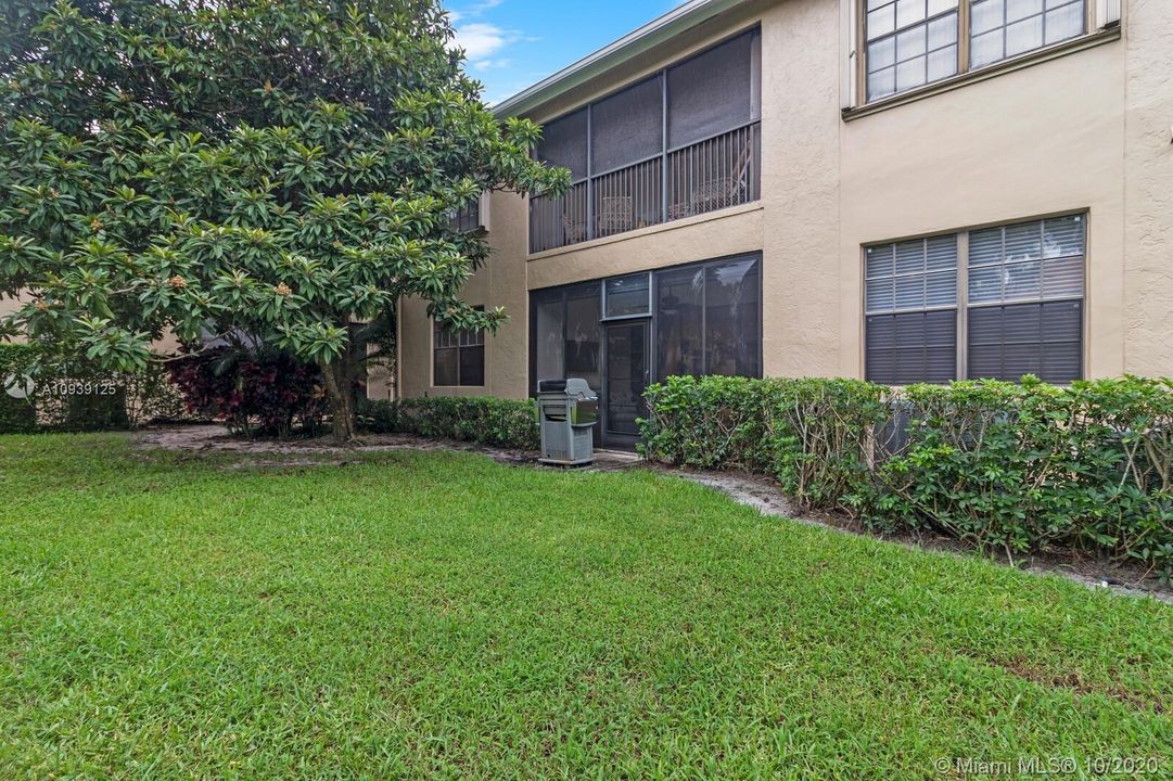 Recently Sold: $350,000 (3 beds, 2 baths, 1841 Square Feet)