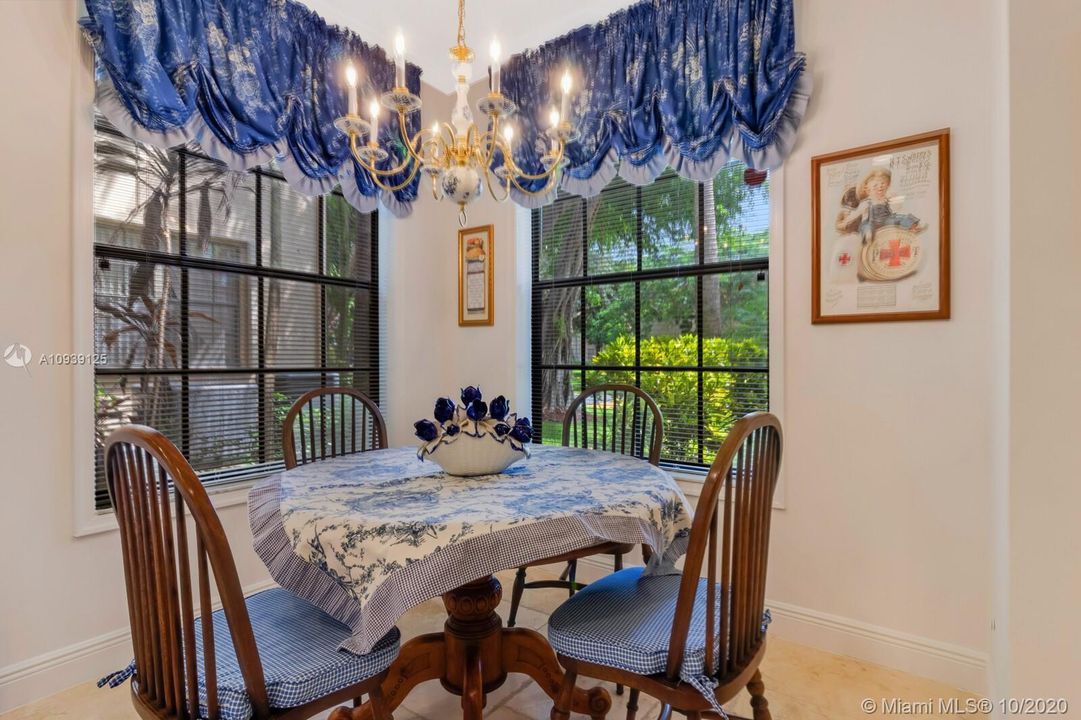 Recently Sold: $350,000 (3 beds, 2 baths, 1841 Square Feet)