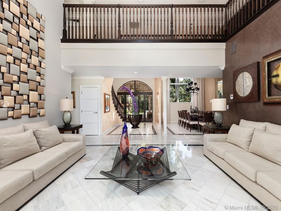 Recently Sold: $2,200,000 (6 beds, 5 baths, 7423 Square Feet)