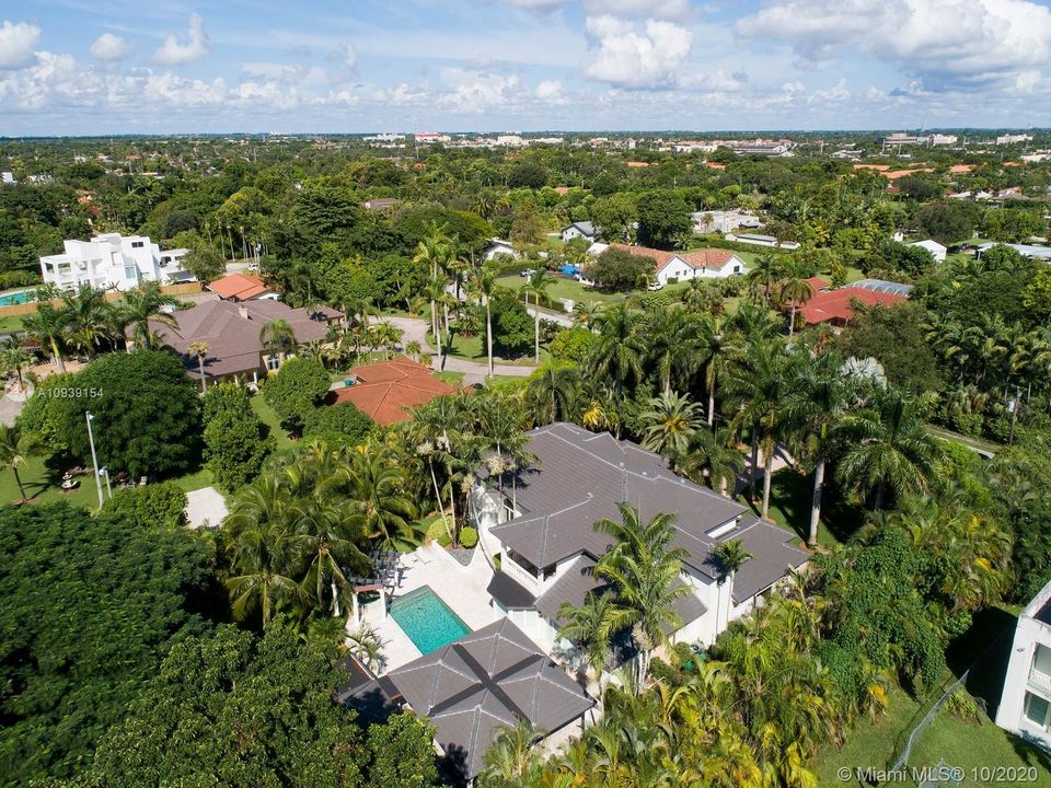 Recently Sold: $2,200,000 (6 beds, 5 baths, 7423 Square Feet)