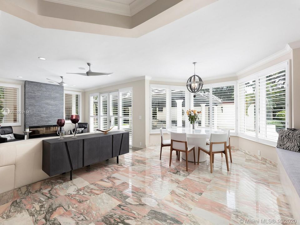 Recently Sold: $2,200,000 (6 beds, 5 baths, 7423 Square Feet)