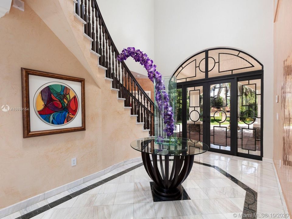 Recently Sold: $2,200,000 (6 beds, 5 baths, 7423 Square Feet)