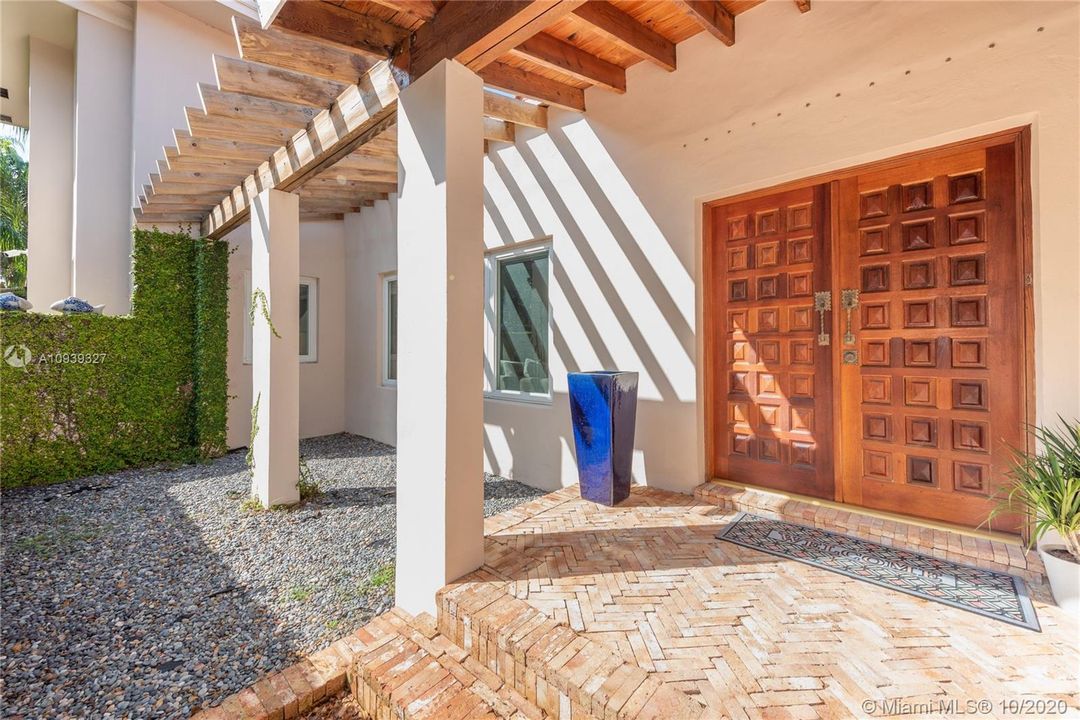 Vendido Recientemente: $1,100,000 (3 camas, 3 baños, 0 Pies cuadrados)
