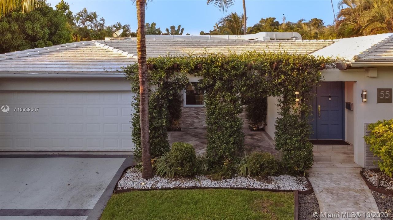 Vendido Recientemente: $1,075,000 (3 camas, 2 baños, 2521 Pies cuadrados)