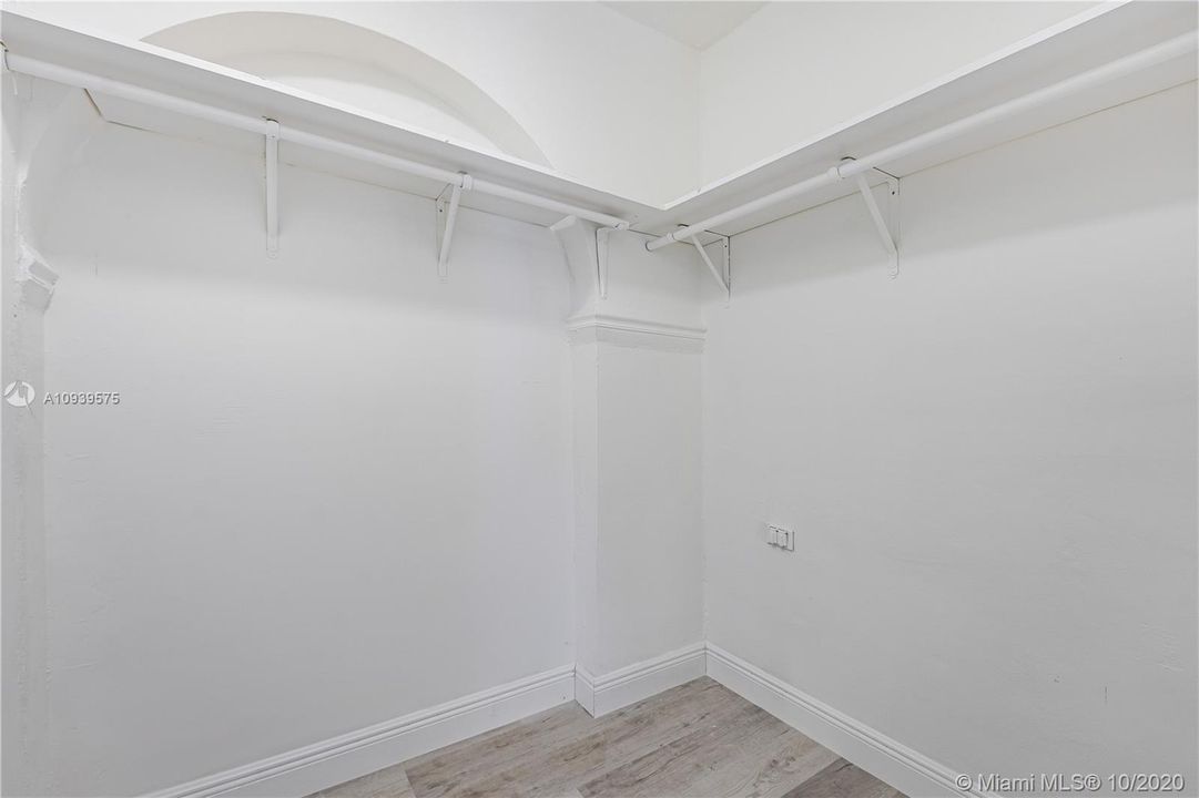 4th Bedroom Walk-in Closet