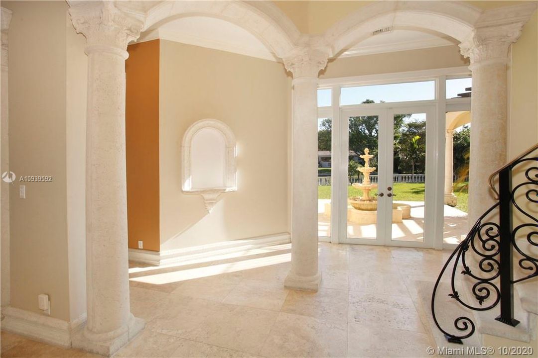 Recently Rented: $13,800 (6 beds, 6 baths, 5218 Square Feet)