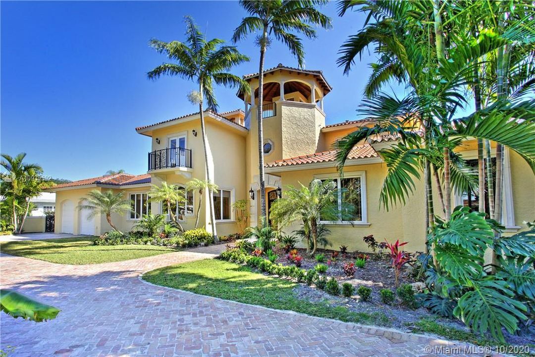 Recently Rented: $13,800 (6 beds, 6 baths, 5218 Square Feet)