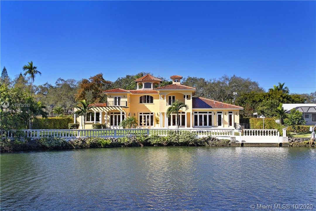 Recently Rented: $13,800 (6 beds, 6 baths, 5218 Square Feet)