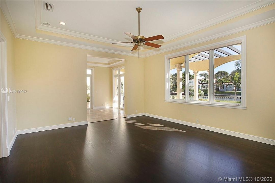 Recently Rented: $13,800 (6 beds, 6 baths, 5218 Square Feet)