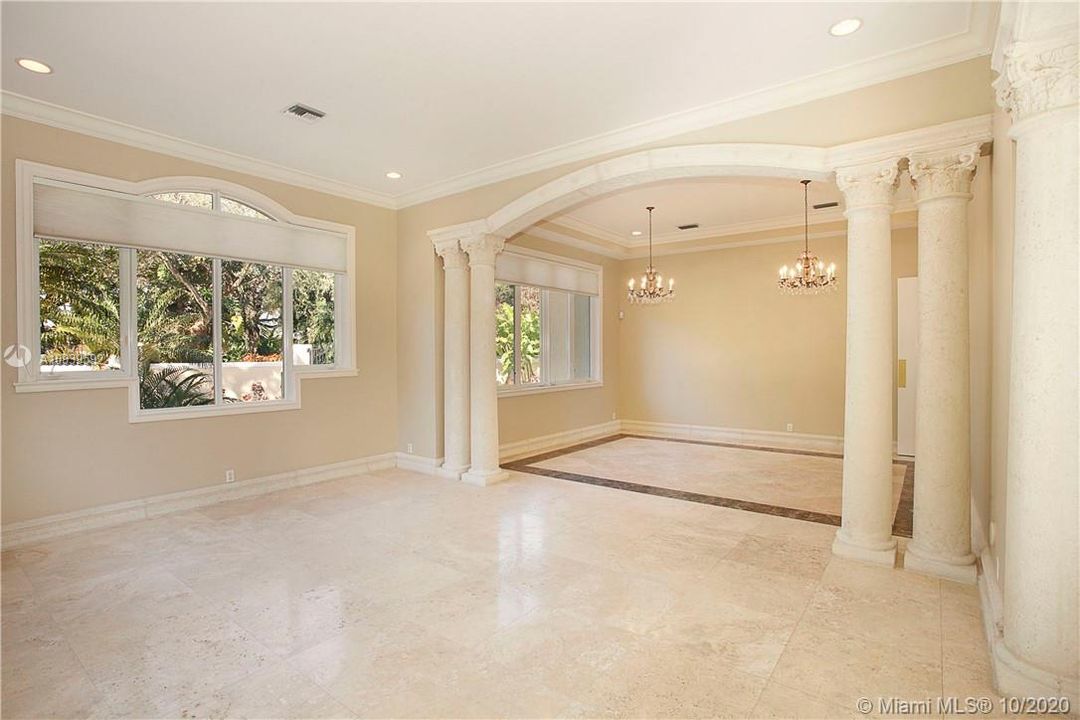 Recently Rented: $13,800 (6 beds, 6 baths, 5218 Square Feet)