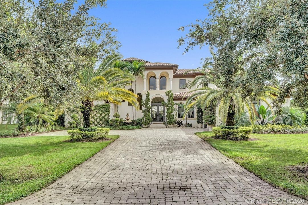 Recently Sold: $1,499,000 (6 beds, 4 baths, 4958 Square Feet)
