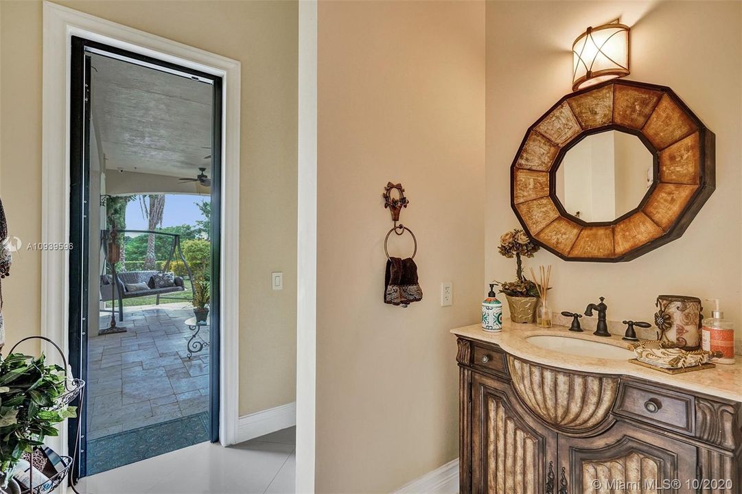 Recently Sold: $1,499,000 (6 beds, 4 baths, 4958 Square Feet)