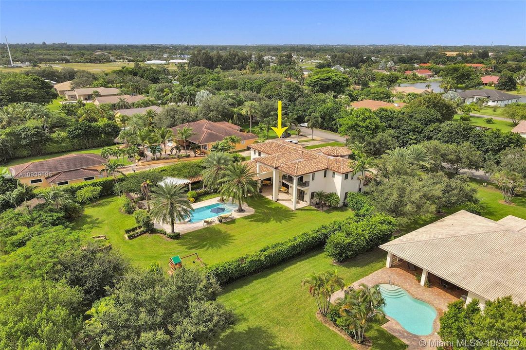 Recently Sold: $1,499,000 (6 beds, 4 baths, 4958 Square Feet)
