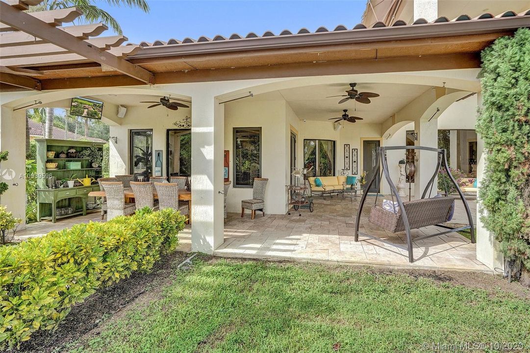Recently Sold: $1,499,000 (6 beds, 4 baths, 4958 Square Feet)