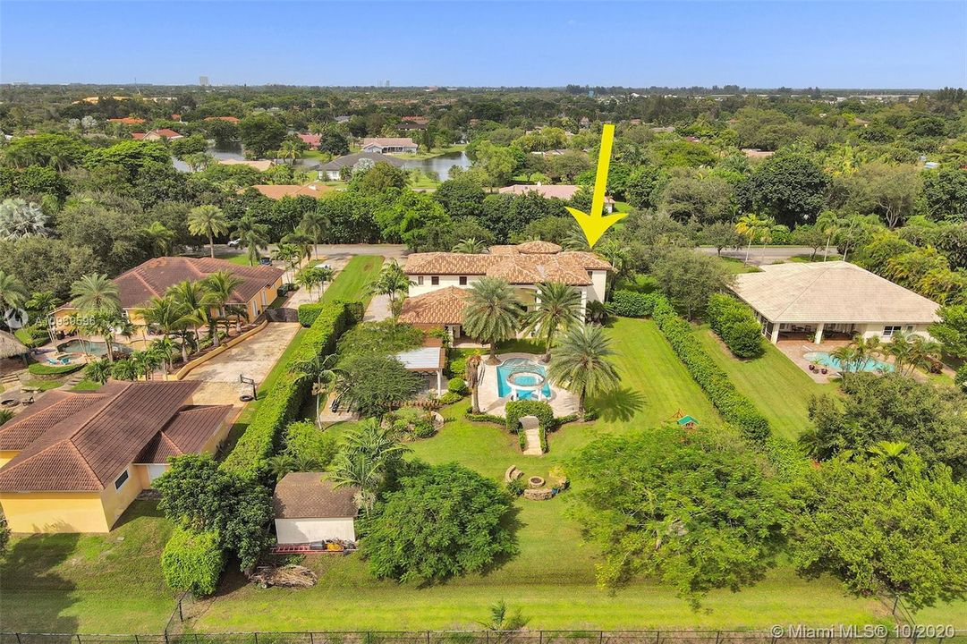Recently Sold: $1,499,000 (6 beds, 4 baths, 4958 Square Feet)
