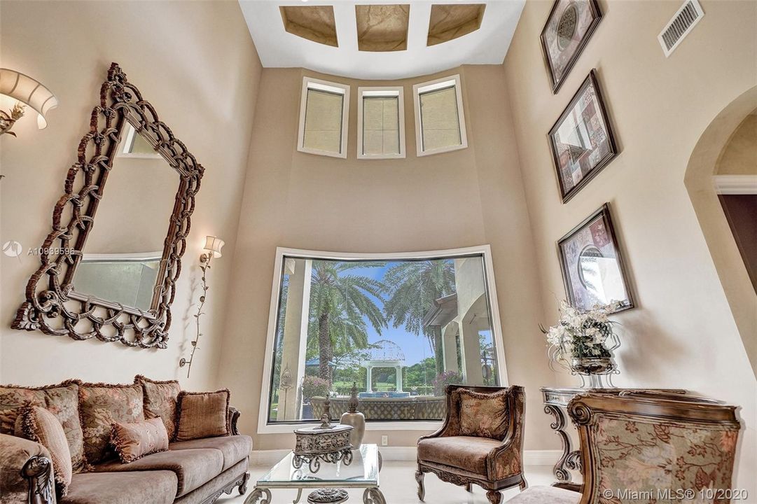 Recently Sold: $1,499,000 (6 beds, 4 baths, 4958 Square Feet)