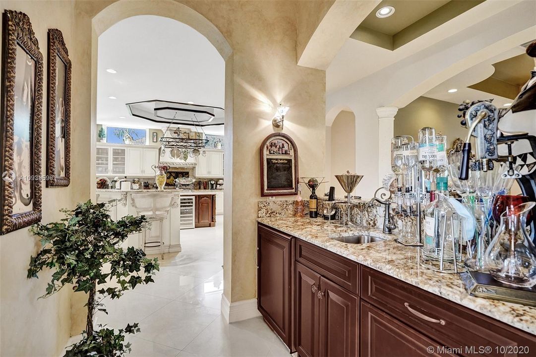Recently Sold: $1,499,000 (6 beds, 4 baths, 4958 Square Feet)