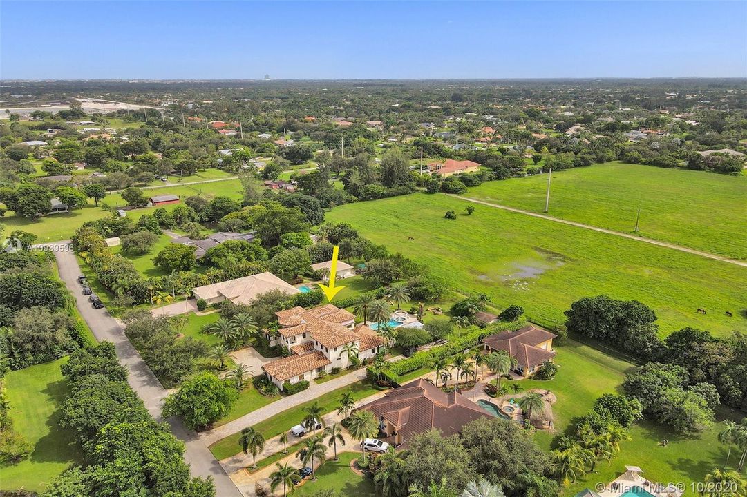 Recently Sold: $1,499,000 (6 beds, 4 baths, 4958 Square Feet)