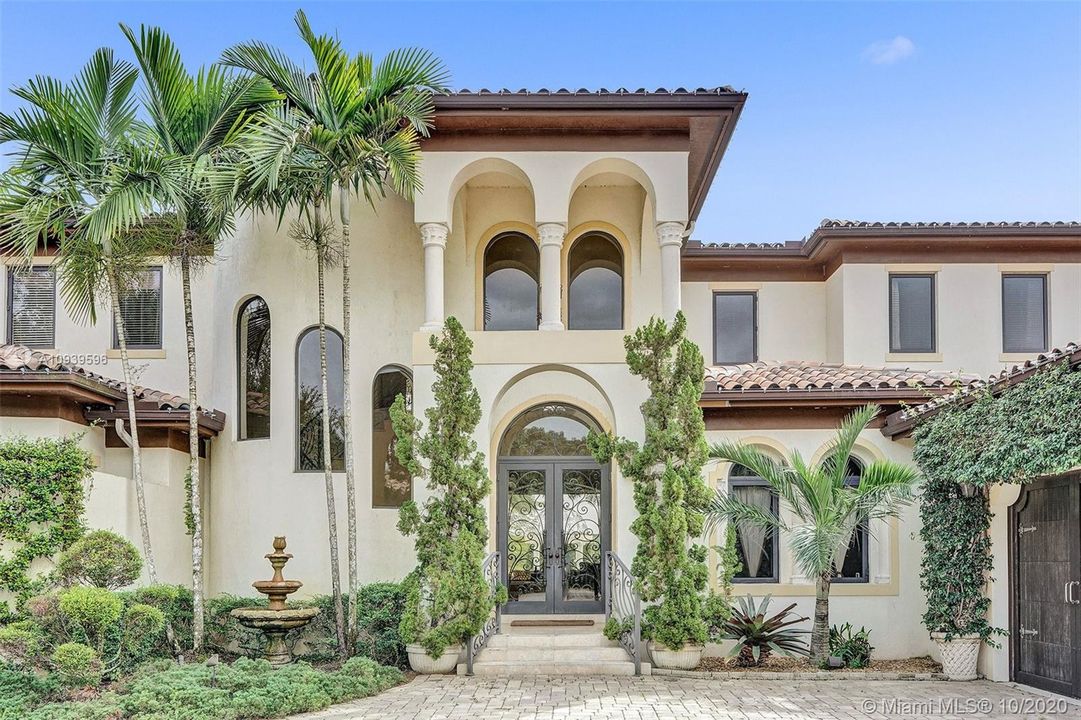 Recently Sold: $1,499,000 (6 beds, 4 baths, 4958 Square Feet)