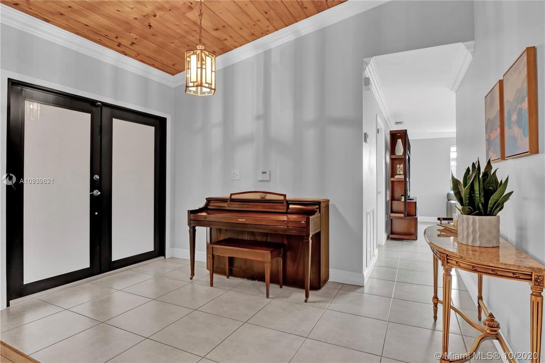 Vendido Recientemente: $535,000 (4 camas, 2 baños, 2076 Pies cuadrados)