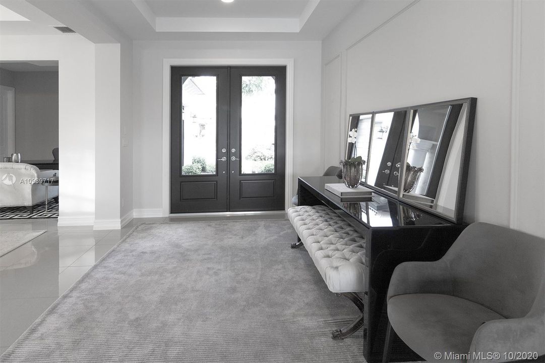 Недавно продано: $1,249,900 (6 спален, 5 ванн, 4517 Квадратных фут)