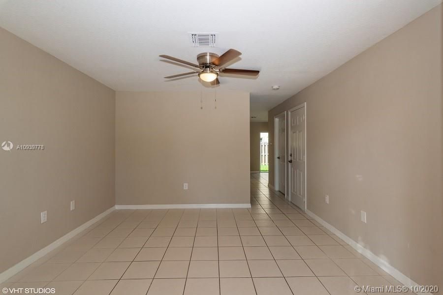 Recently Sold: $214,000 (3 beds, 2 baths, 1676 Square Feet)