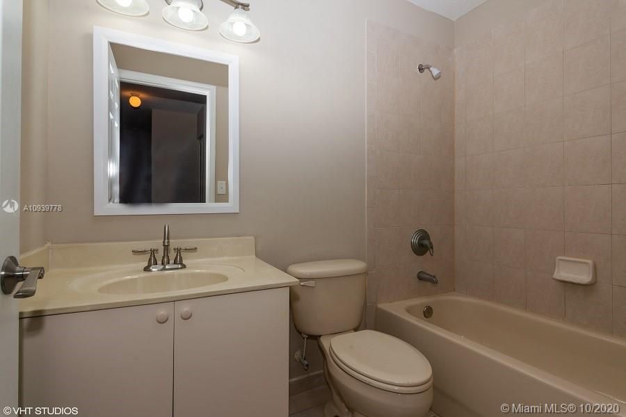 Recently Sold: $214,000 (3 beds, 2 baths, 1676 Square Feet)