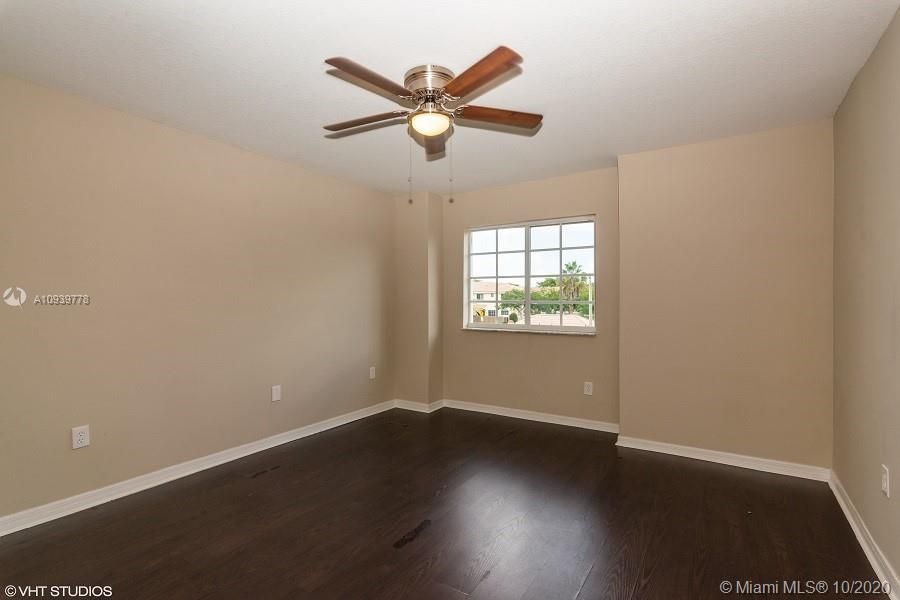 Recently Sold: $214,000 (3 beds, 2 baths, 1676 Square Feet)