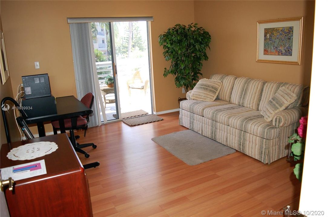 Recently Sold: $339,000 (2 beds, 2 baths, 2054 Square Feet)
